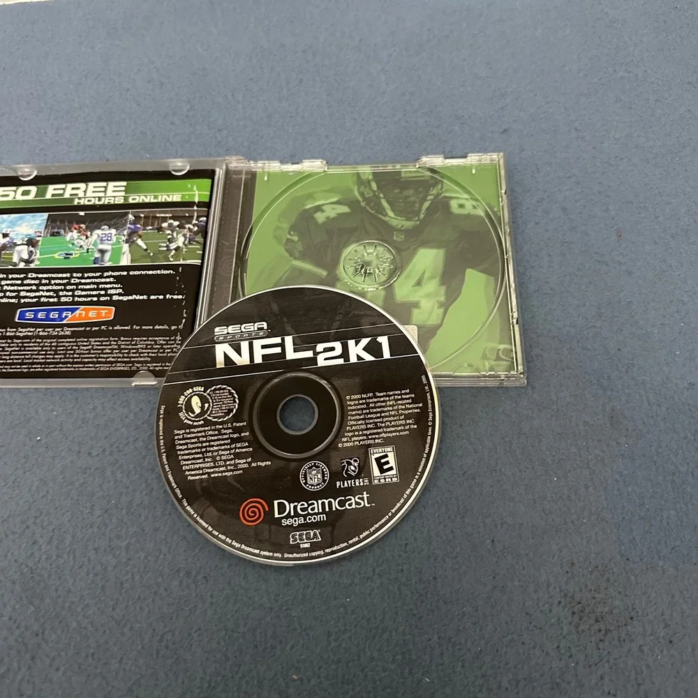 Sega Sports NFL 2K1 Sega Dreamcast 2000 Randy Moss CIB Complete Video Game